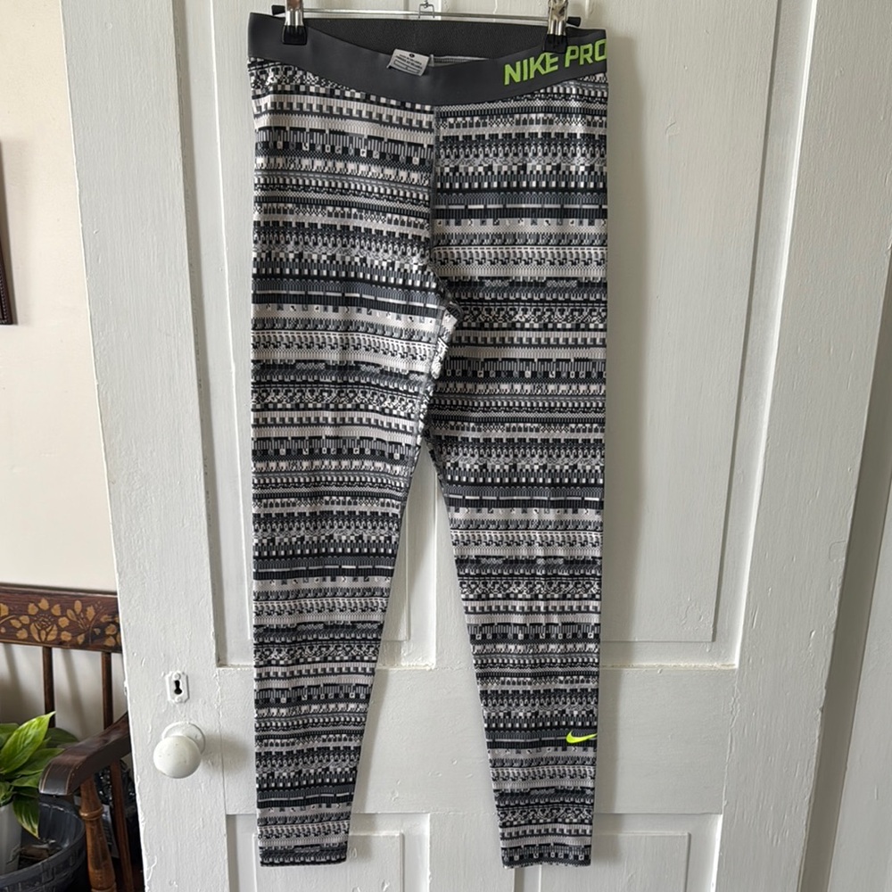 Nike Pro Patterned Leggings - Black and Gray